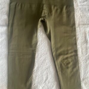 Olive Green Women’s Leggings New without tags.